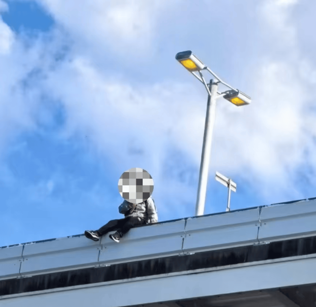 如何申请皇冠信用盘
_一名中国男子在日本关西机场坠亡如何申请皇冠信用盘
,警方:其与母亲一同赴日旅游,具体情况正在调查