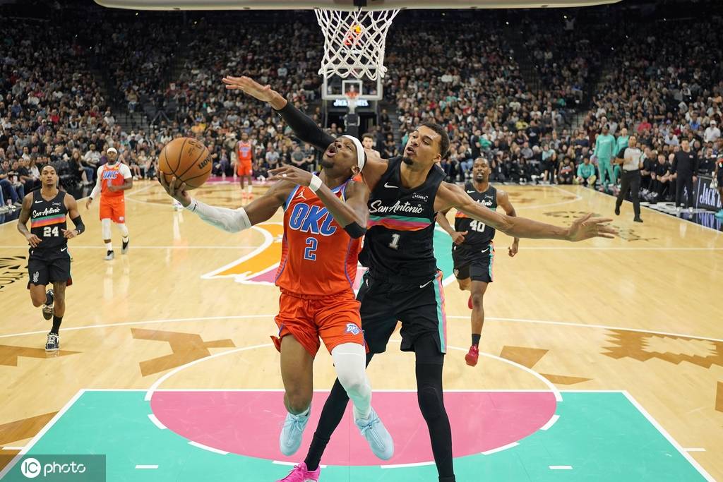 皇冠信用网平台出租_圣诞大战前瞻：詹杜对话再成焦点 库里直面魔鬼定律