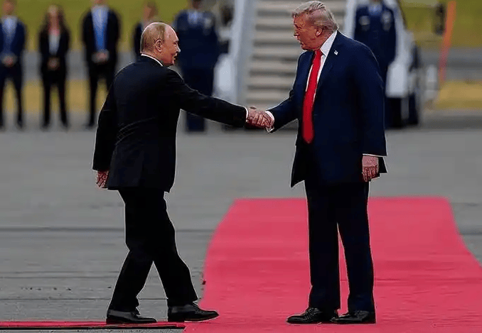 皇冠官网_特朗普暗示中俄“共治天下”皇冠官网，入局之前必须谨慎